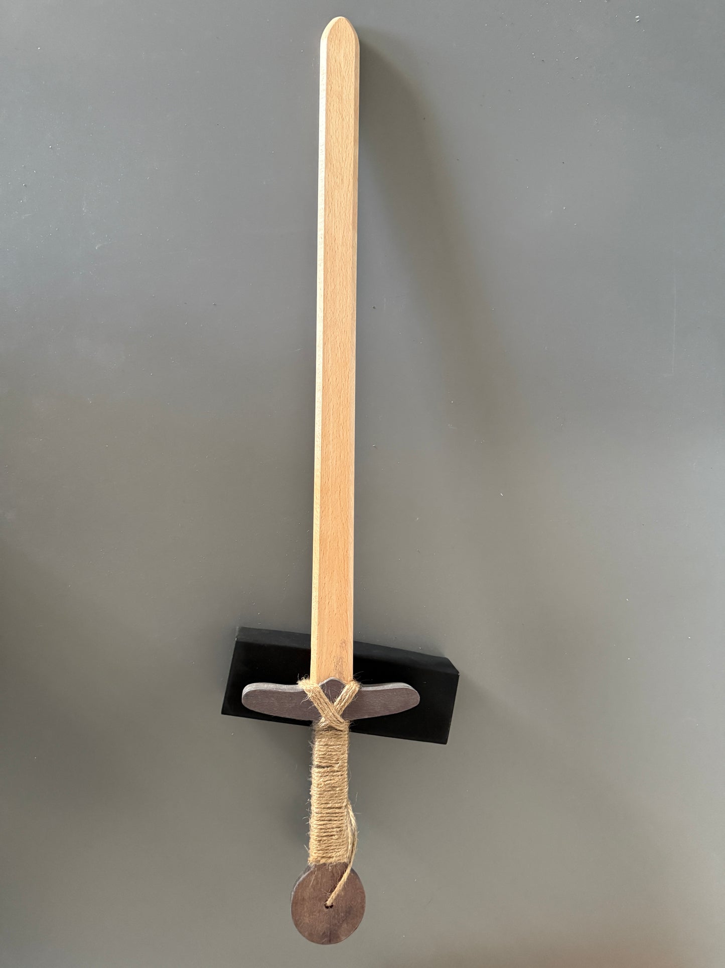 Holzschwert in zwei Ausführungen, ca 60cm Länge