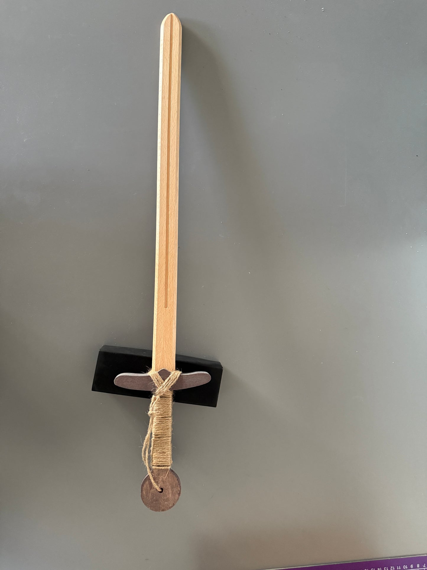 Holzschwert in zwei Ausführungen, ca 60cm Länge