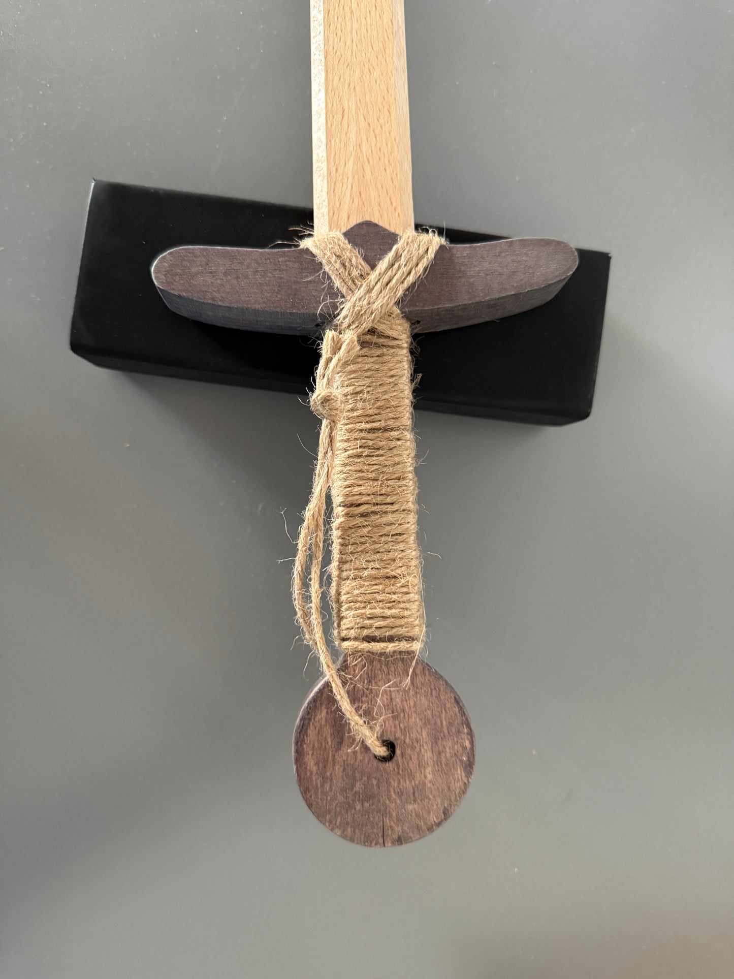 Holzschwert in zwei Ausführungen, ca 60cm Länge